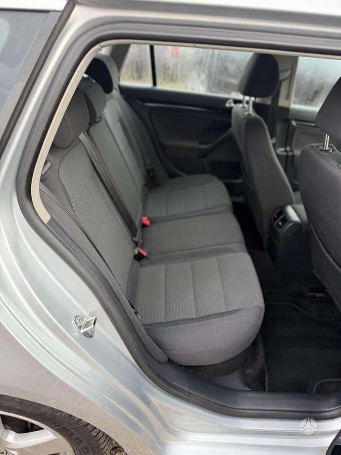 Volkswagen Golf 2010 — photo 17