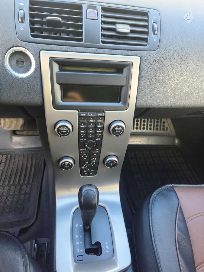 Volvo V50 2009 — photo 7