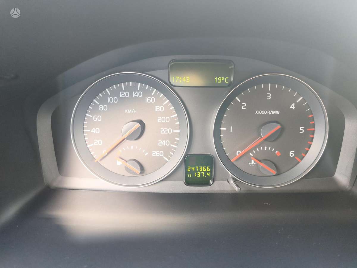 Volvo V50 2009 — photo 8