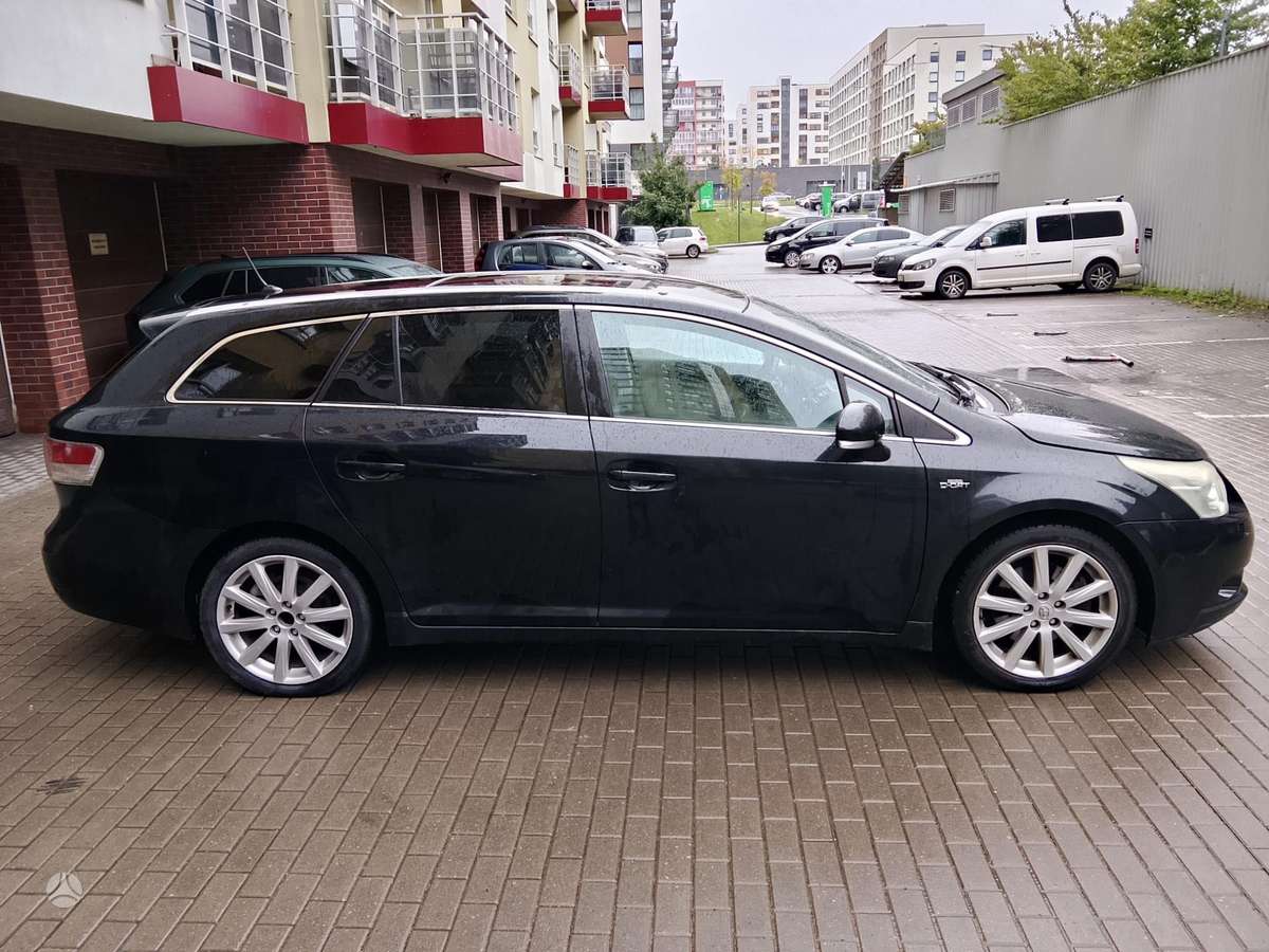 Toyota Avensis 2010 — photo 5
