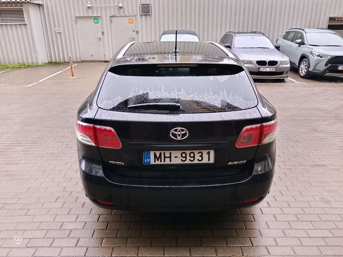 Toyota Avensis 2010 — photo 7