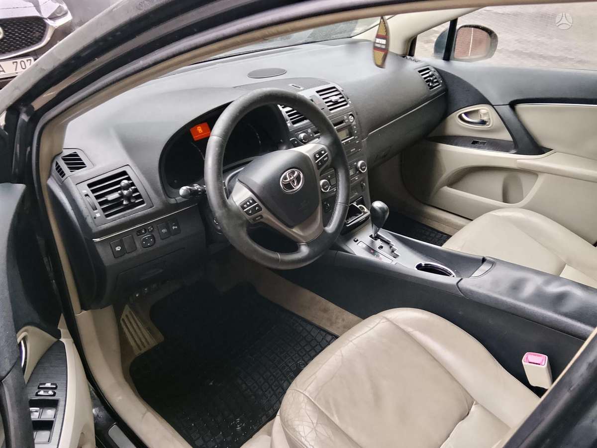 Toyota Avensis 2010 — photo 9