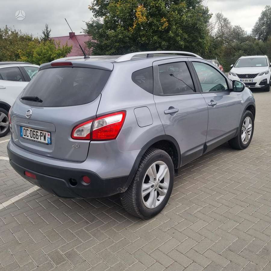 Nissan Qashqai 2014 — interior