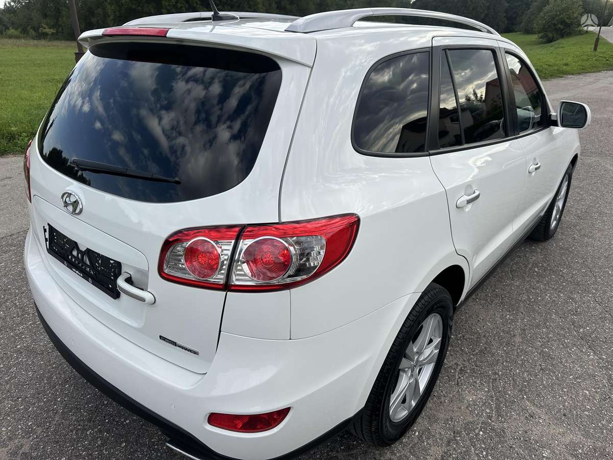 Hyundai Santa 2011 — photo 12