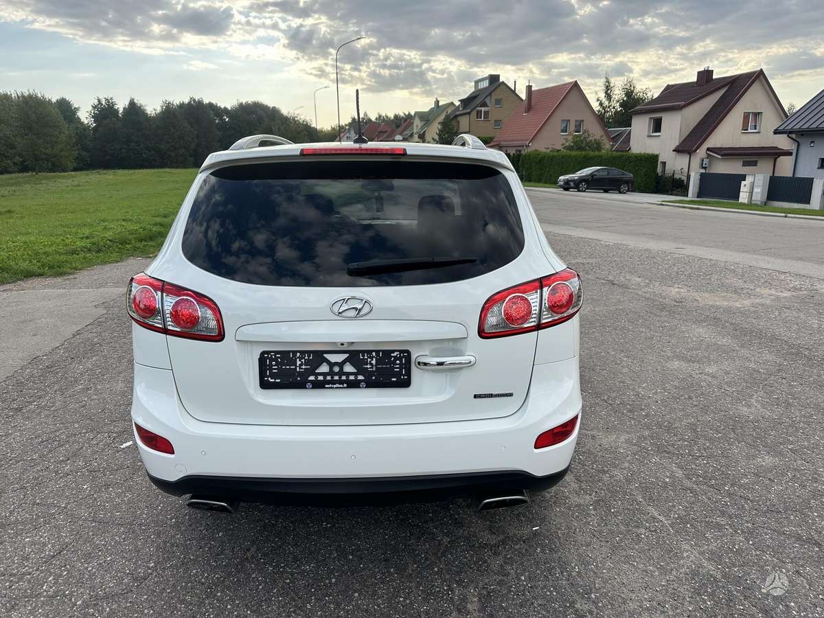 Hyundai Santa 2011 — photo 6