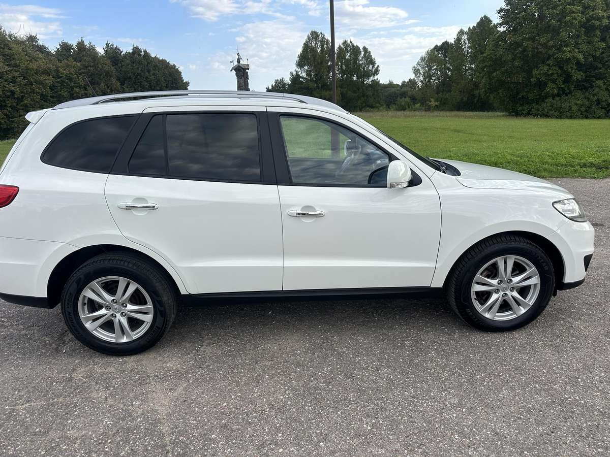 Hyundai Santa 2011 — photo 8