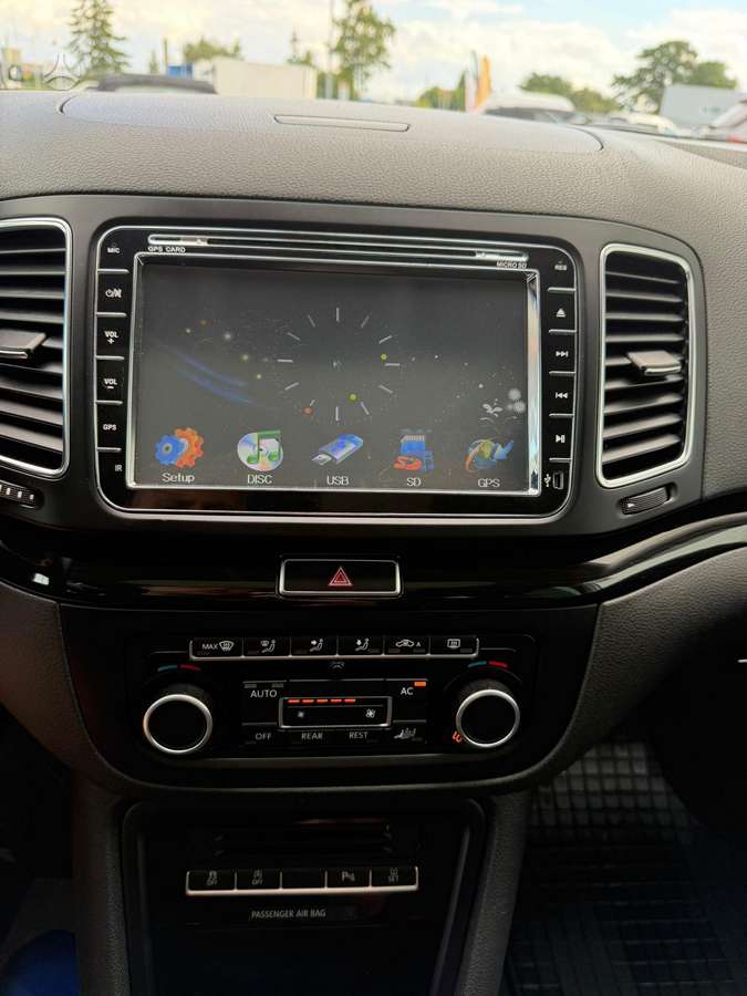 Seat Alhambra 2012 — photo 13