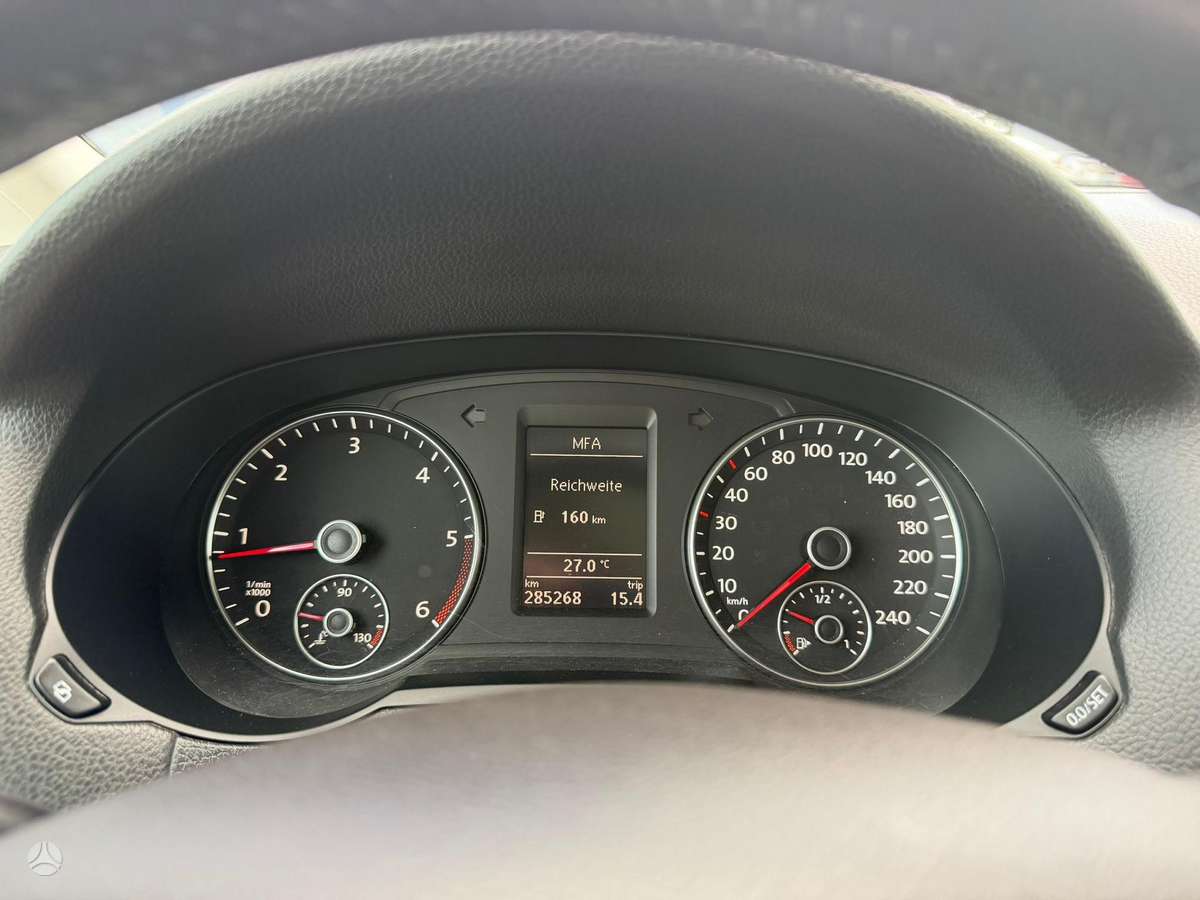 Seat Alhambra 2012 — photo 14
