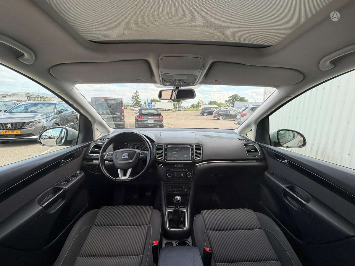 Seat Alhambra 2012 — photo 19