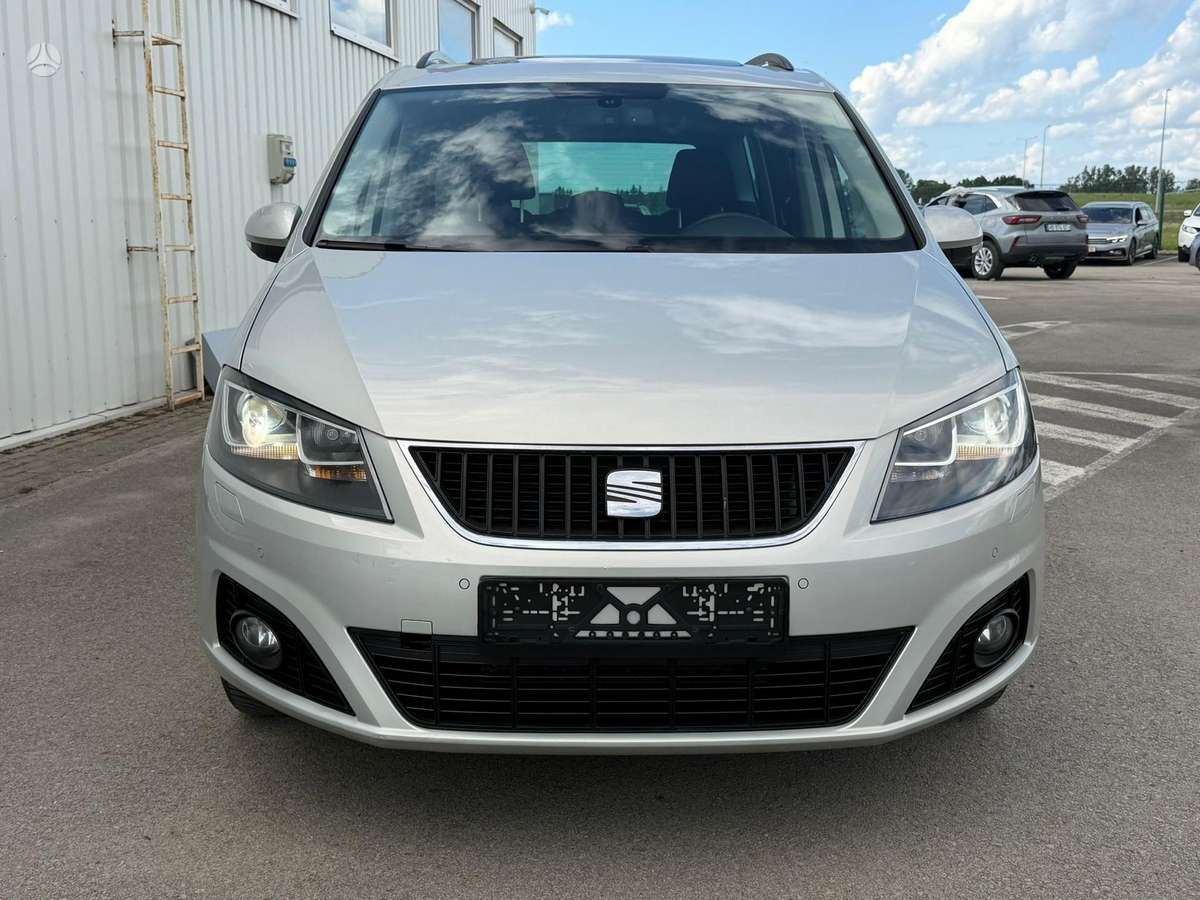 Seat Alhambra 2012 — rear view