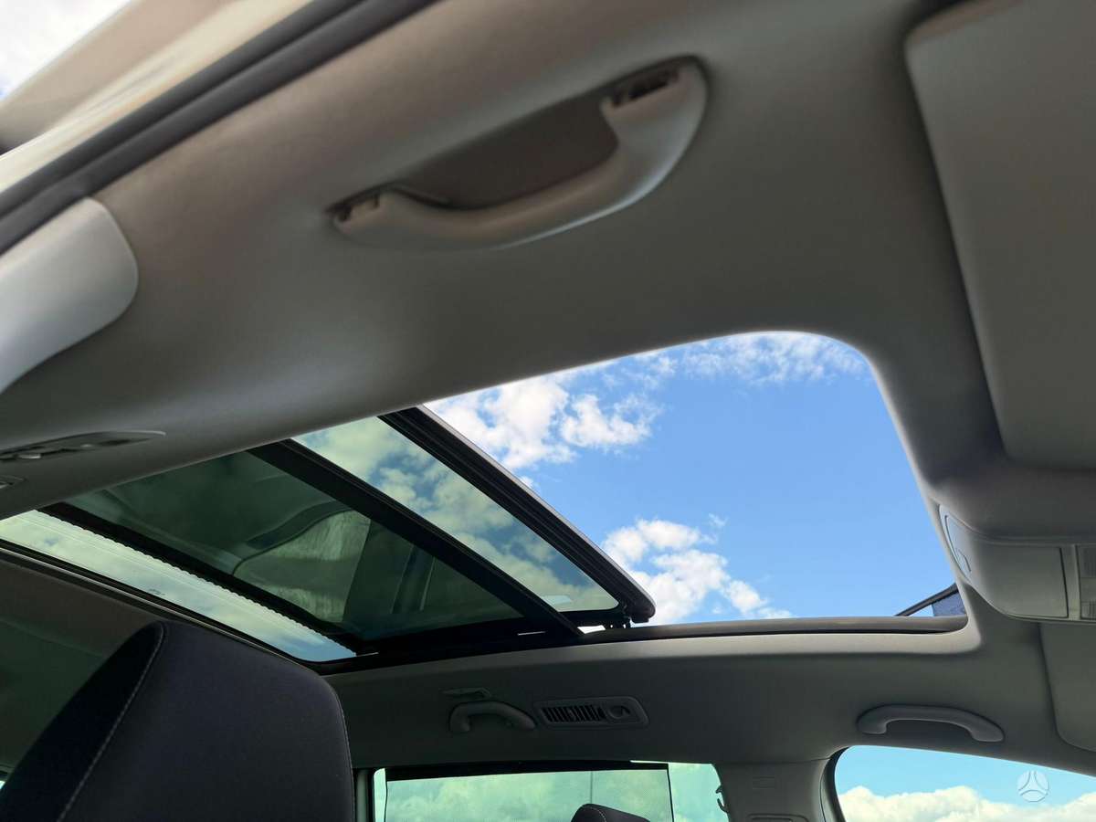 Seat Alhambra 2012 — photo 22