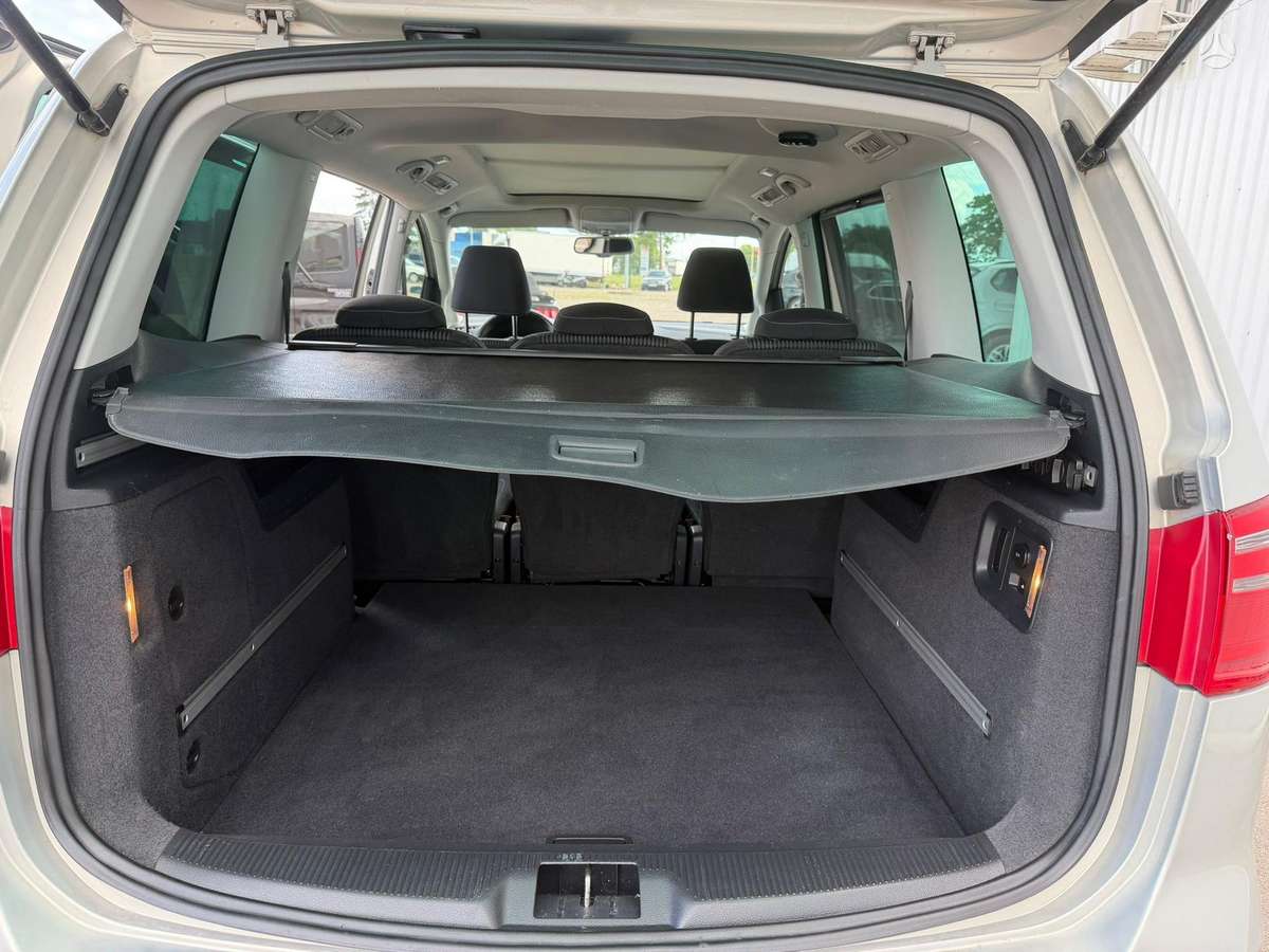 Seat Alhambra 2012 — photo 24