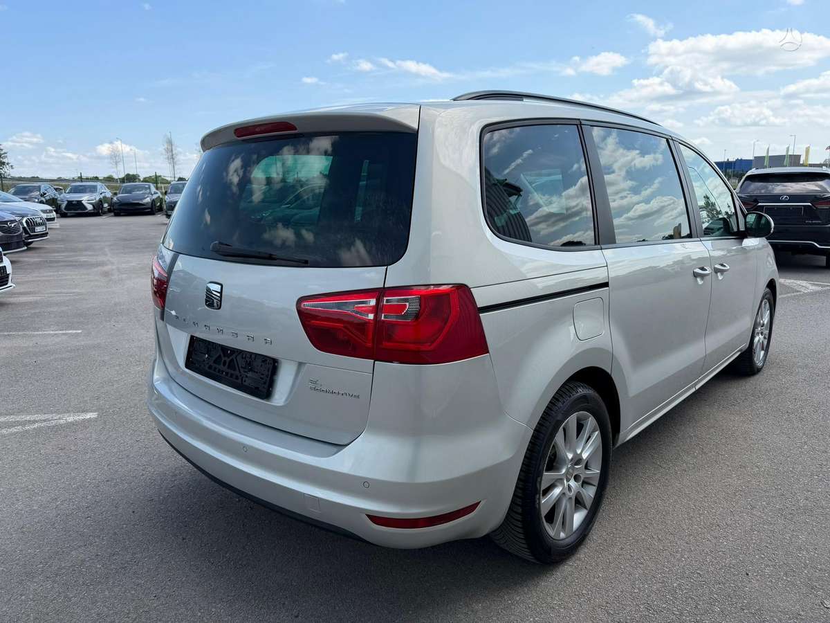 Seat Alhambra 2012 — photo 6