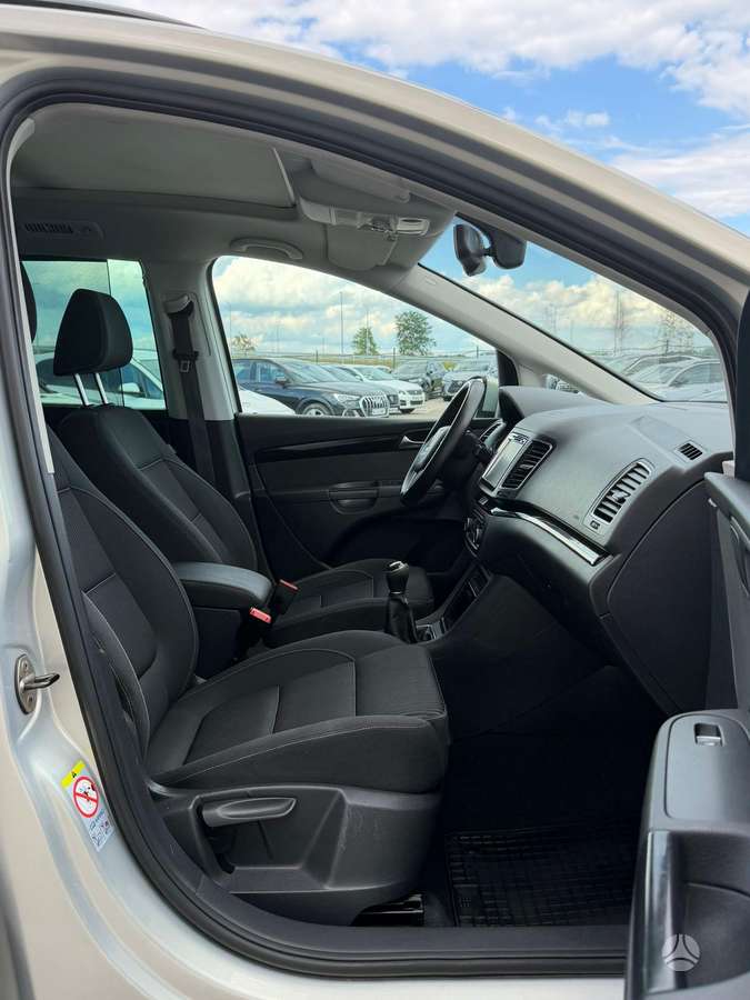 Seat Alhambra 2012 — photo 7