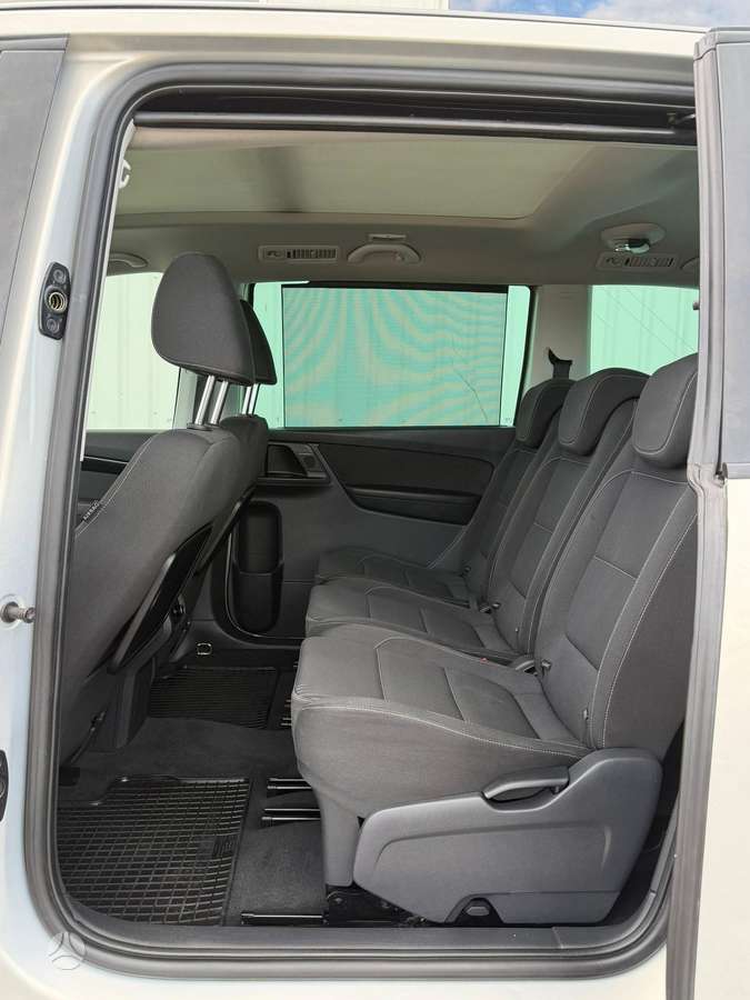 Seat Alhambra 2012 — photo 9