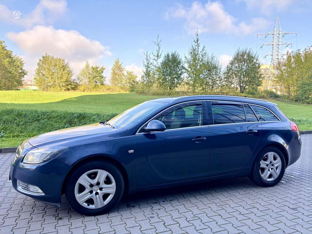 Opel Insignia 2012 — двигун 2000 cm³, 131 HP (96kW)