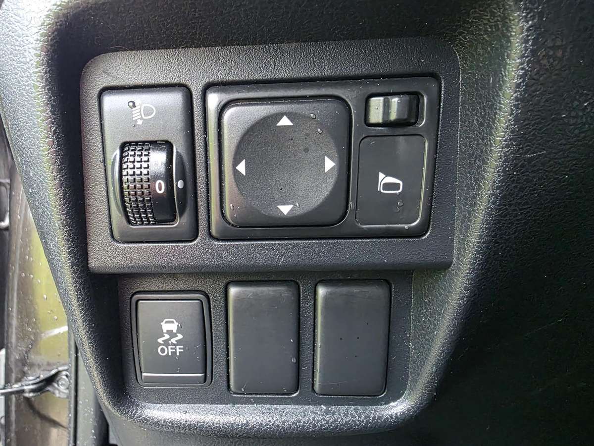 Nissan Juke 2011 — photo 28
