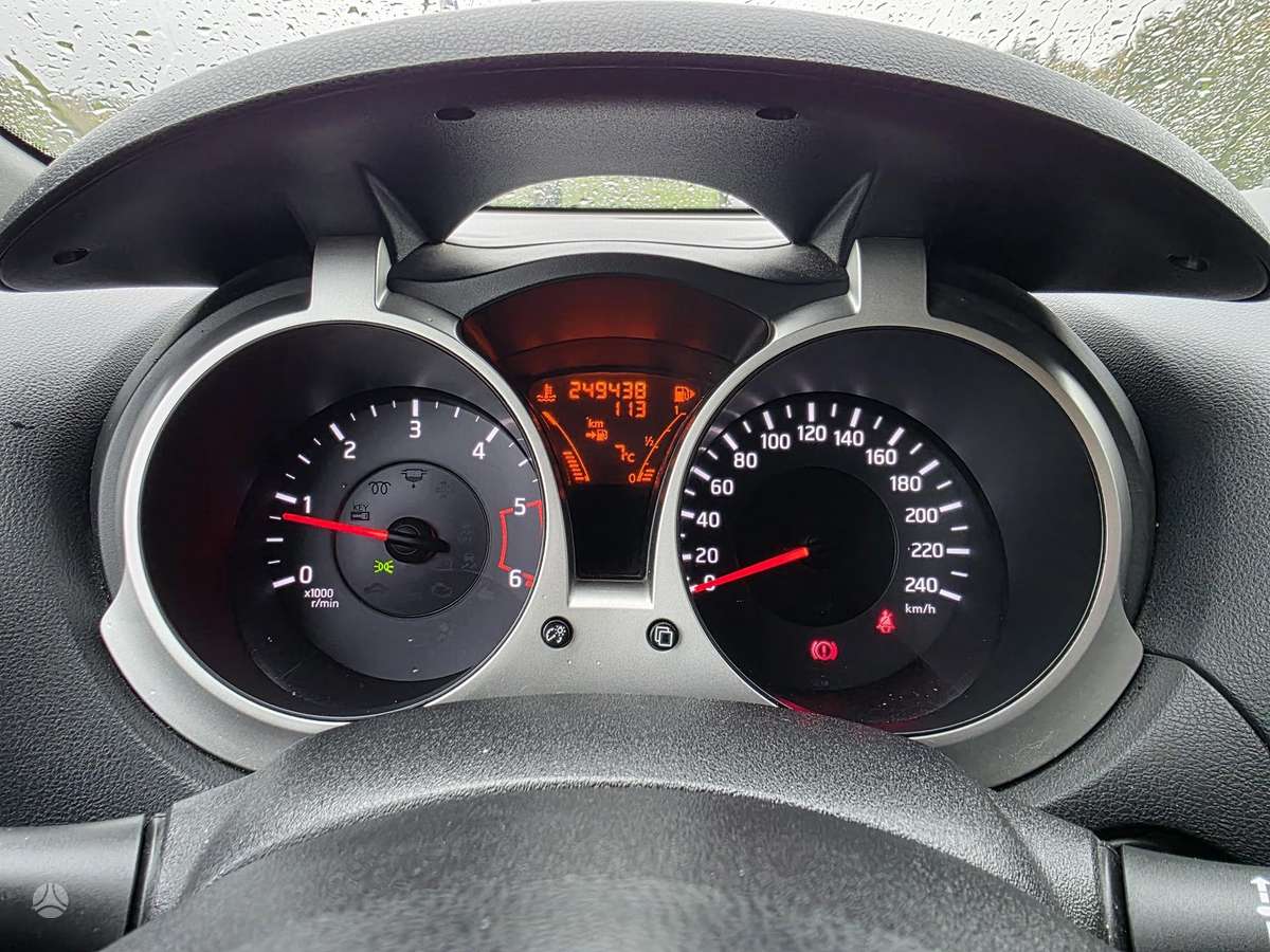 Nissan Juke 2011 — photo 30