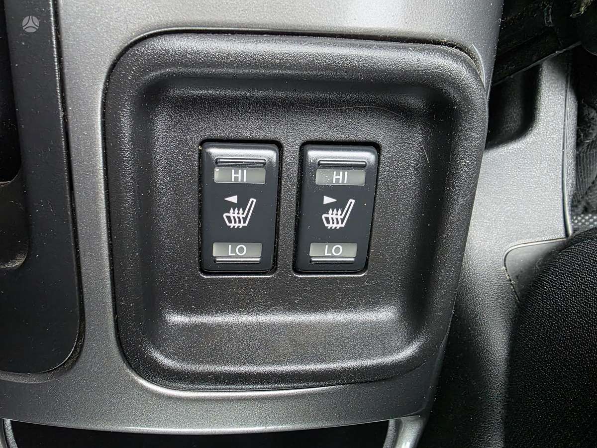 Nissan Juke 2011 — photo 33