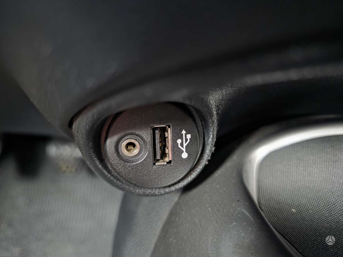 Nissan Juke 2011 — photo 34