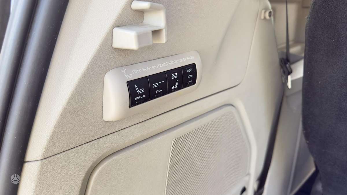 Lancia Voyager 2015 — фото 27