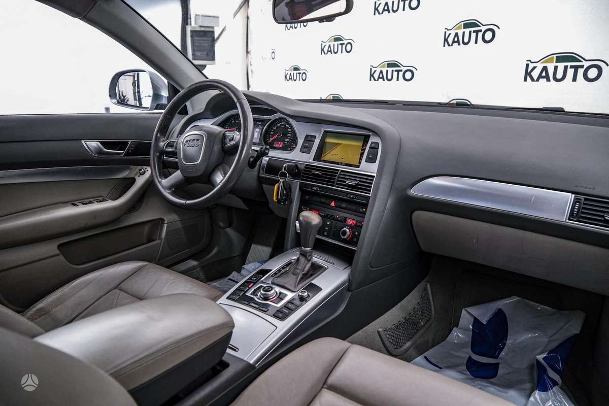 Audi A6 2010 — photo 11