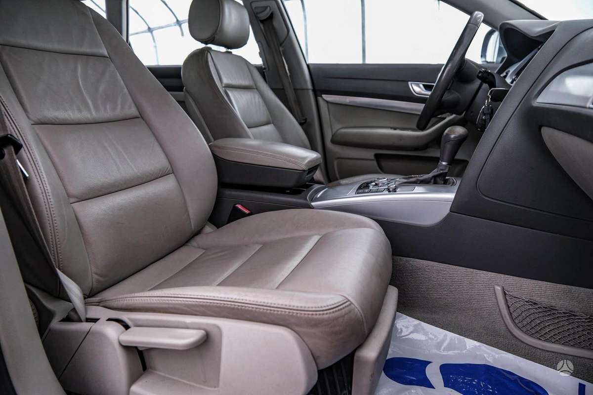 Audi A6 2010 — photo 13