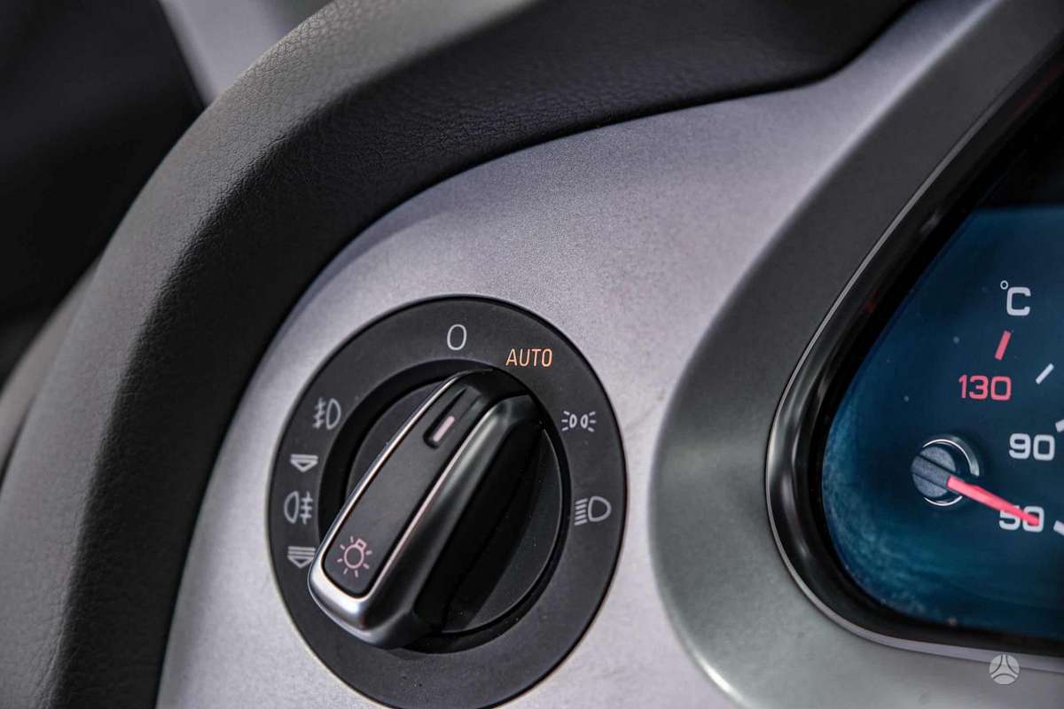 Audi A6 2010 — photo 14