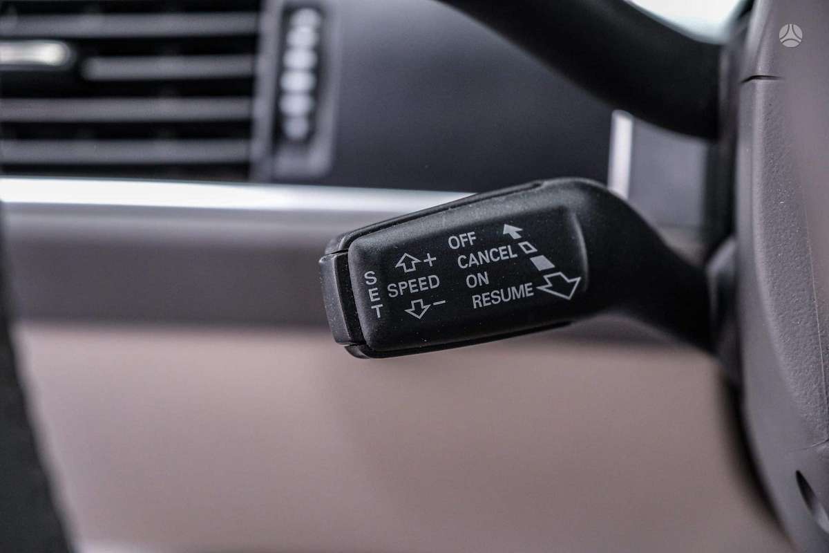 Audi A6 2010 — photo 15
