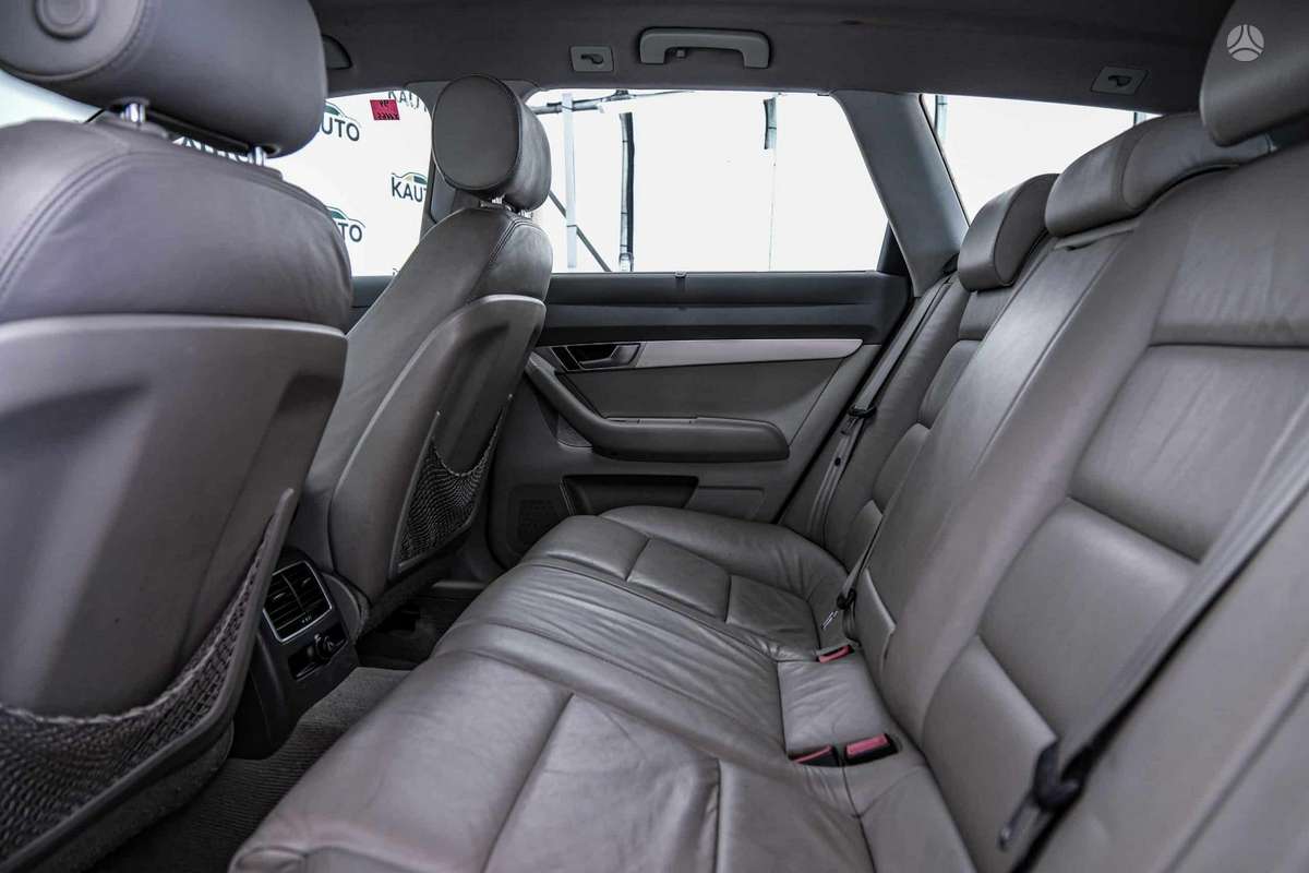 Audi A6 2010 — photo 9