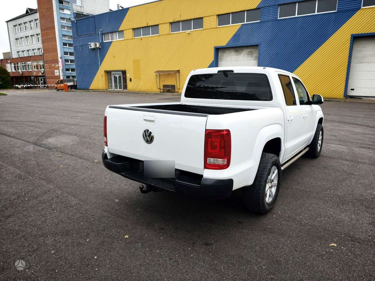 Volkswagen Amarok 2011 — салон