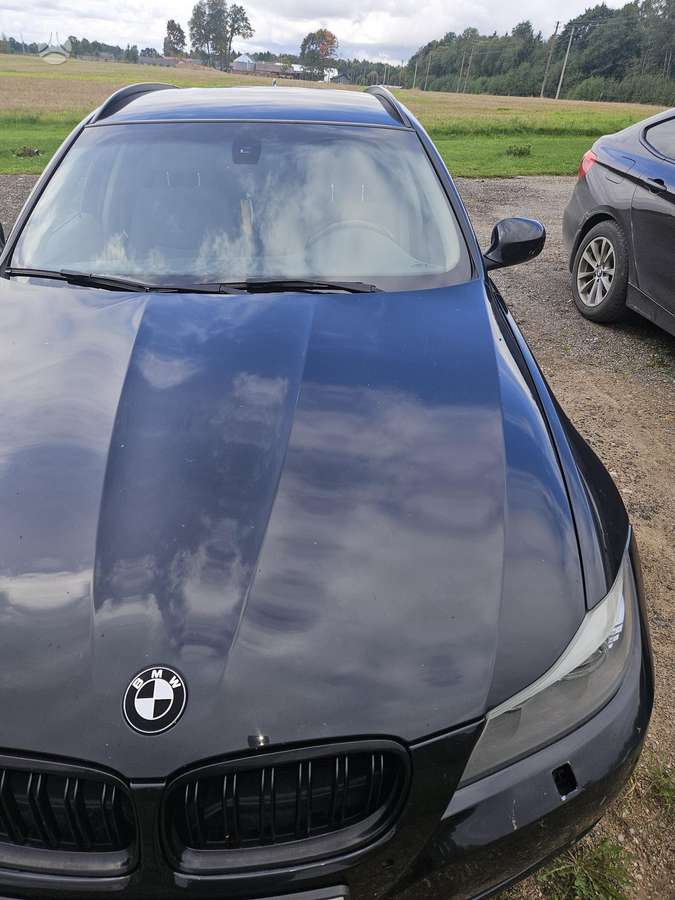 BMW 318, 2011