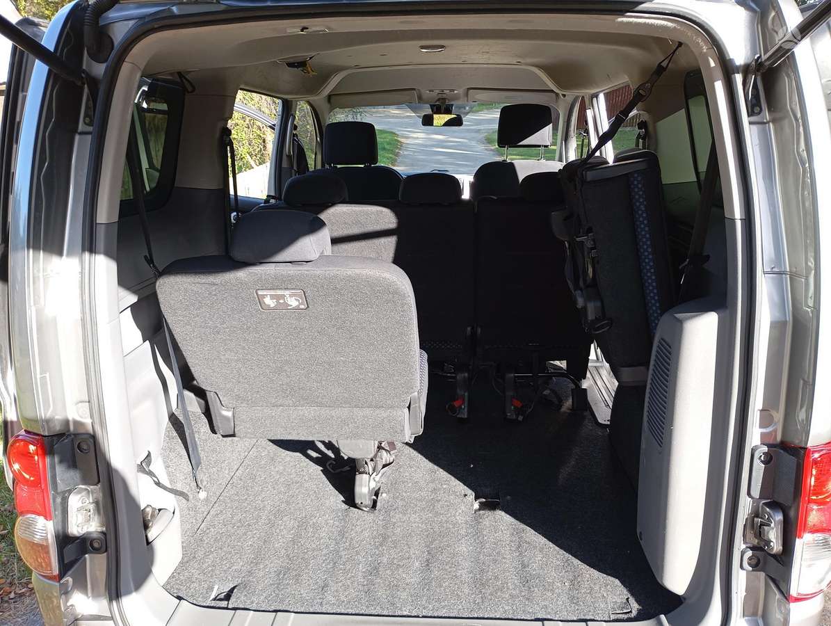 Nissan NV200 2011 — photo 10