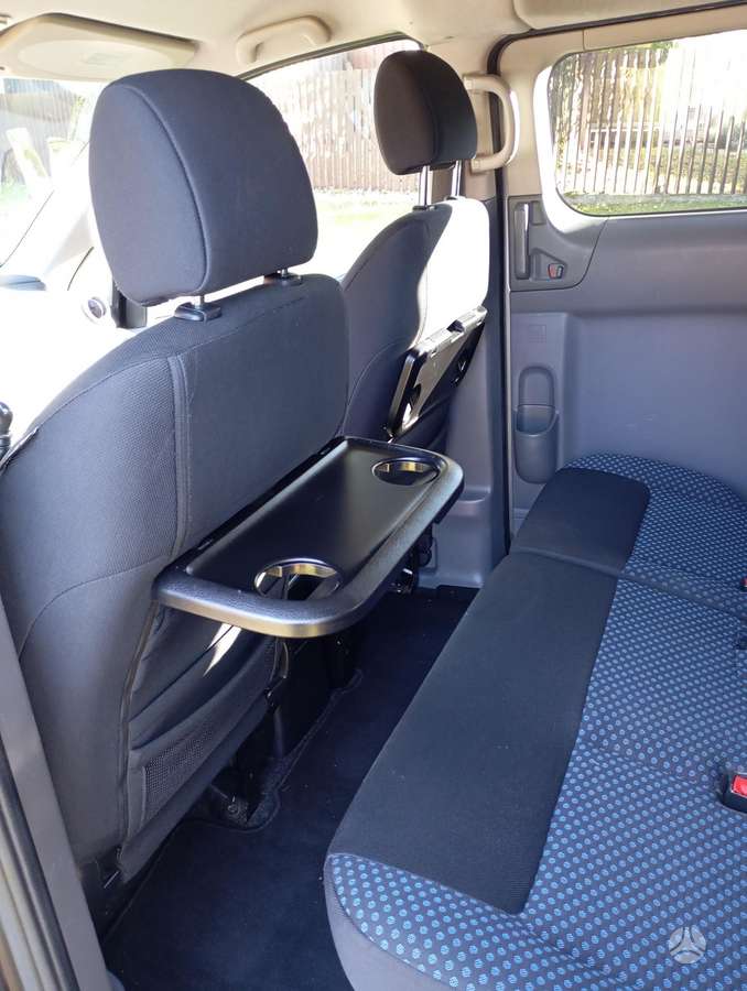 Nissan NV200 2011 — photo 11