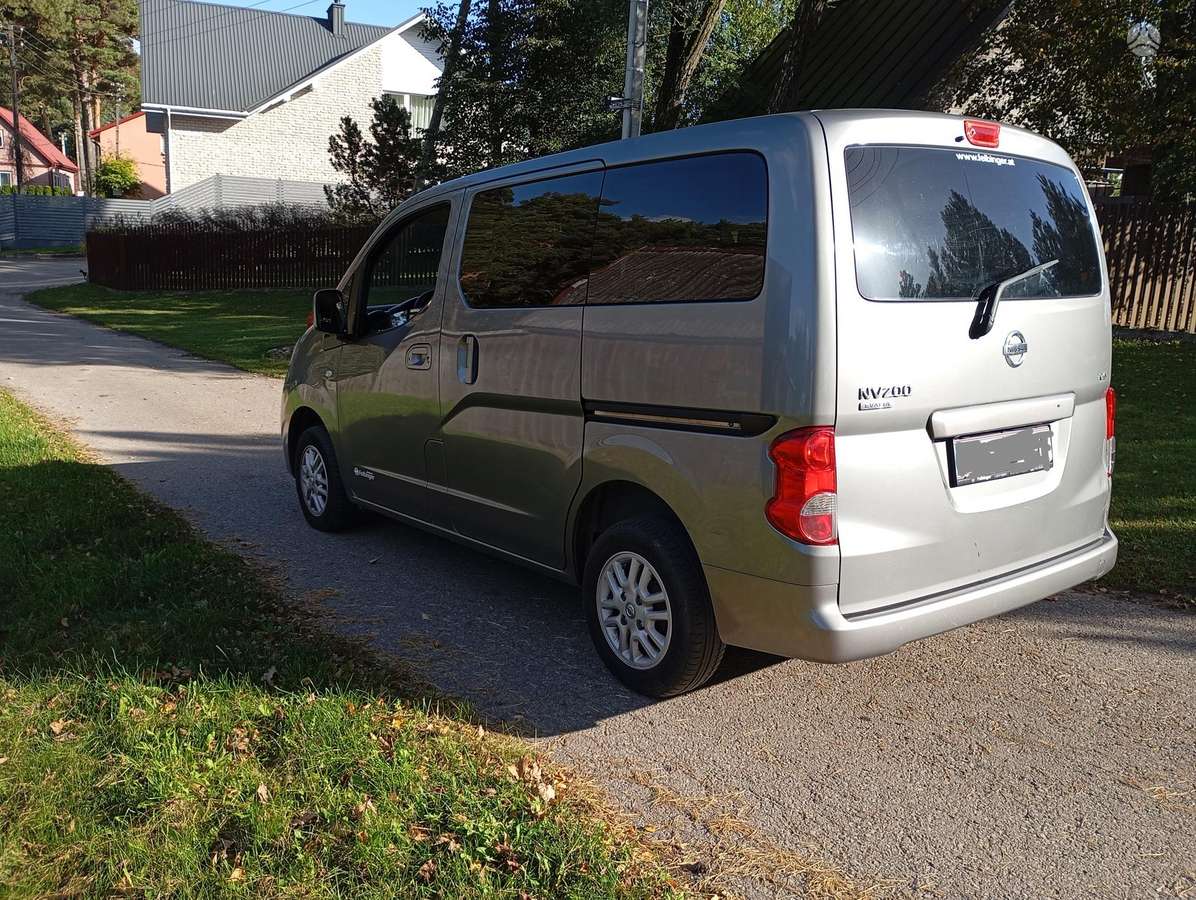 Nissan NV200 2011 — engine 1500 cm³, 110 HP (81kW)