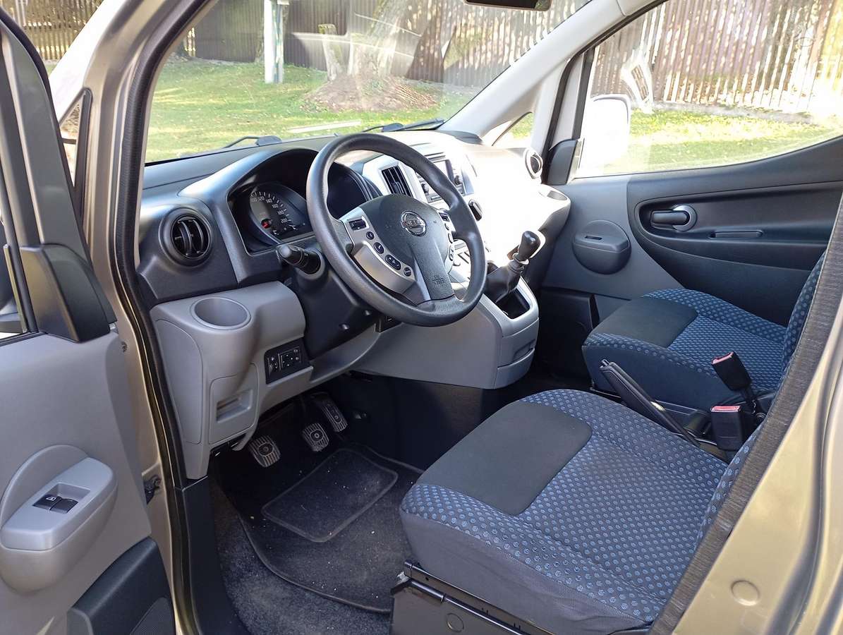 Nissan NV200 2011 — photo 5