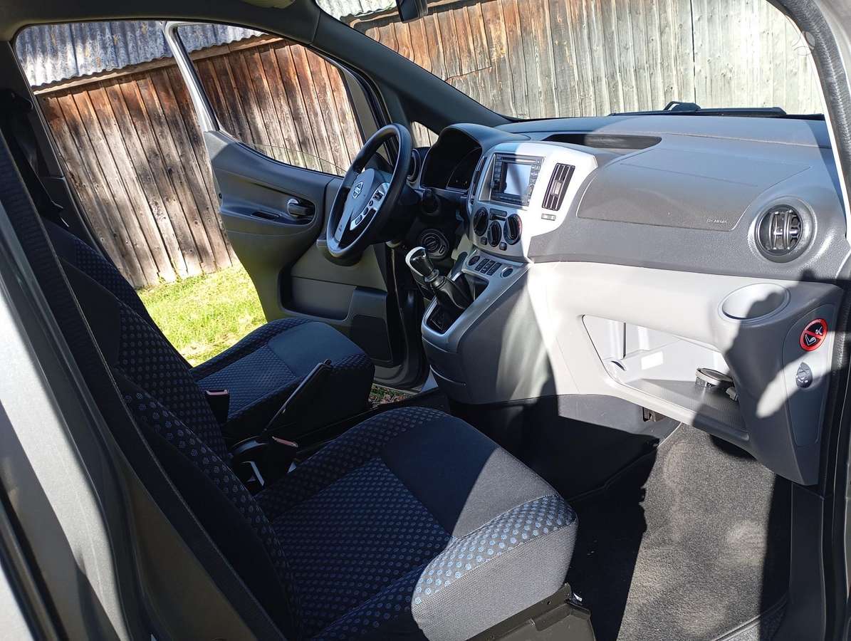 Nissan NV200 2011 — photo 6