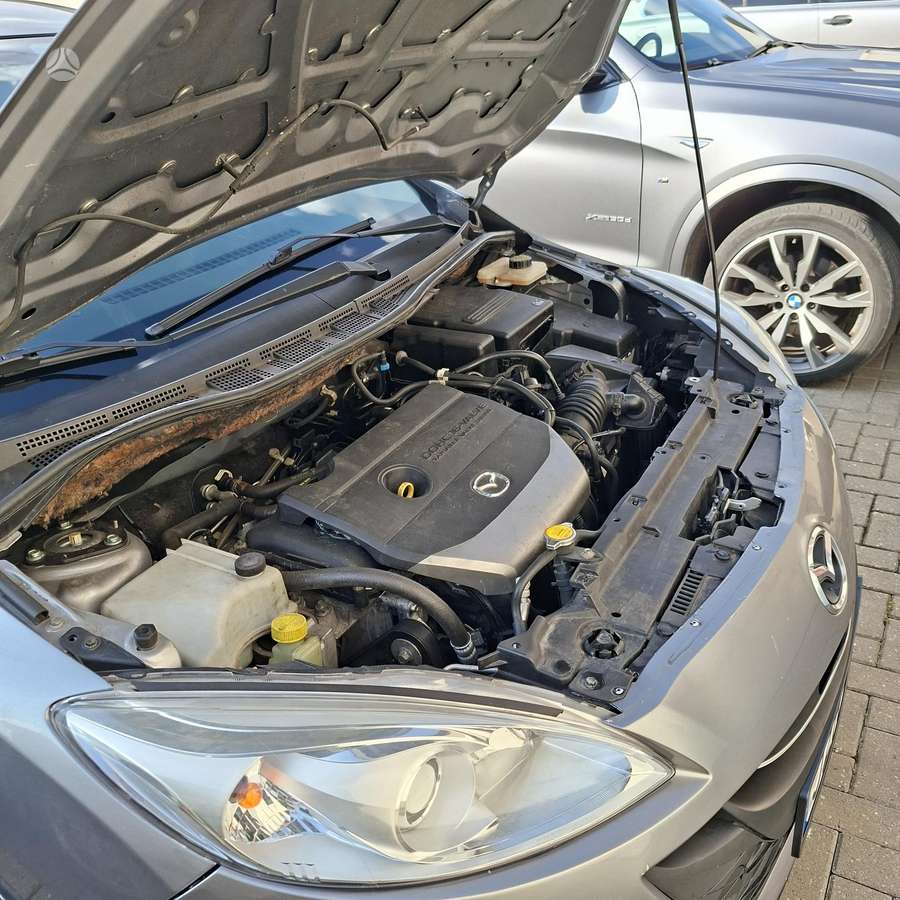Mazda 5 2012 — photo 13