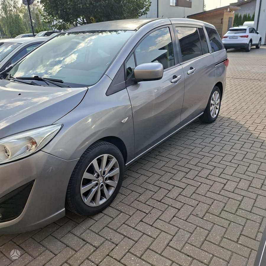 Mazda 5 2012 — interior