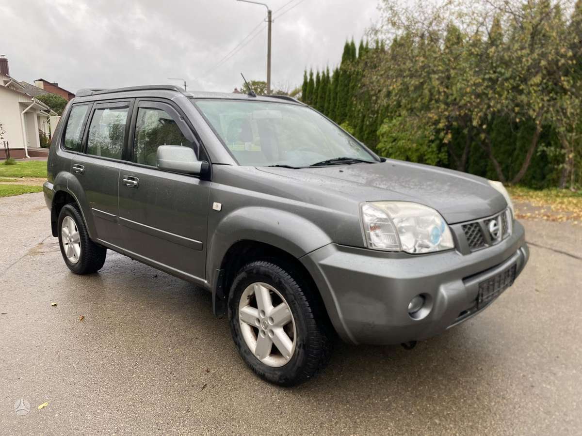 Nissan X-Trail 2007 — rear view