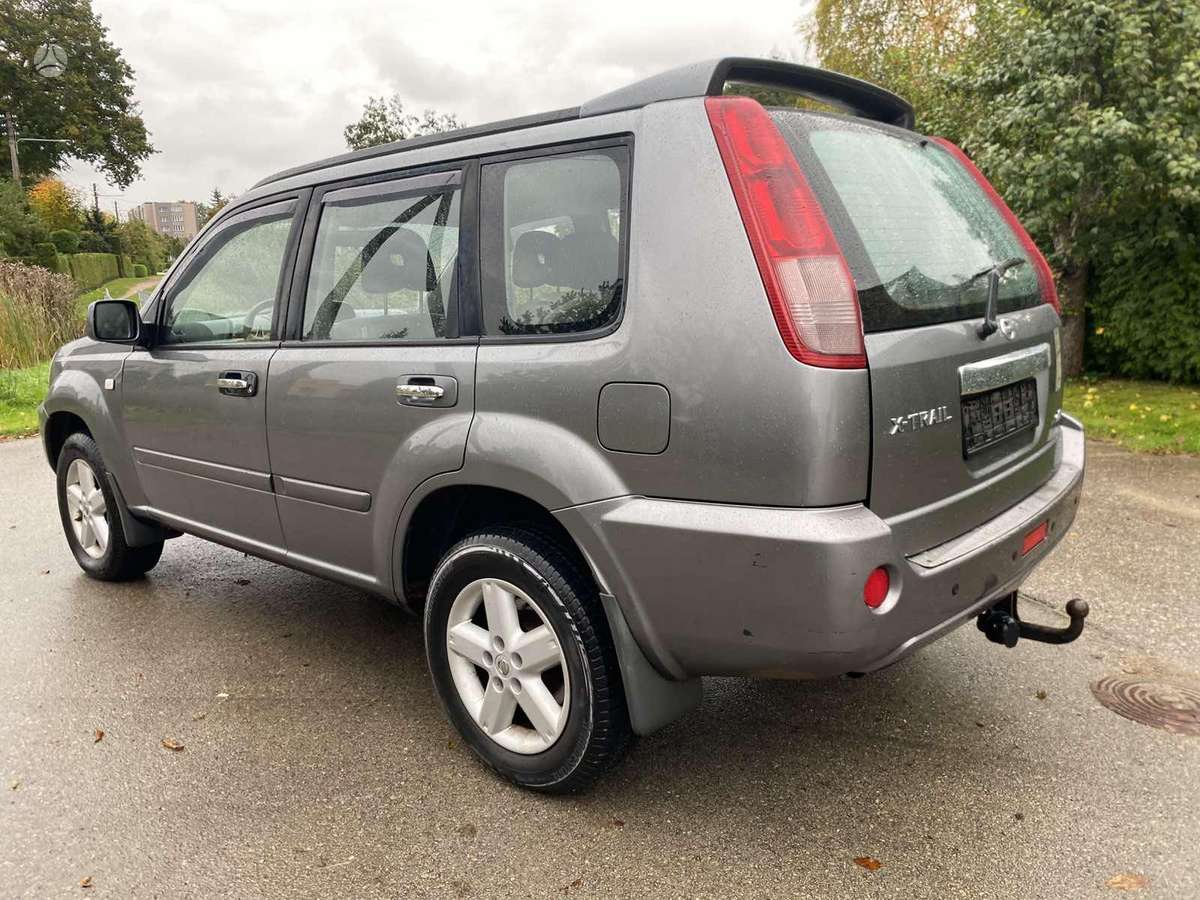Nissan X-Trail 2007 — interior
