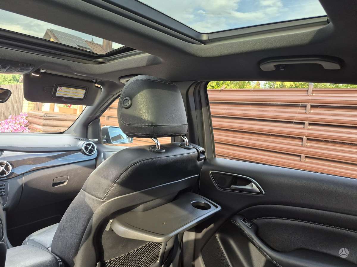 Mercedes-Benz B200 2012 — photo 12