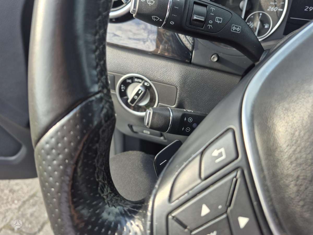 Mercedes-Benz B200 2012 — photo 18