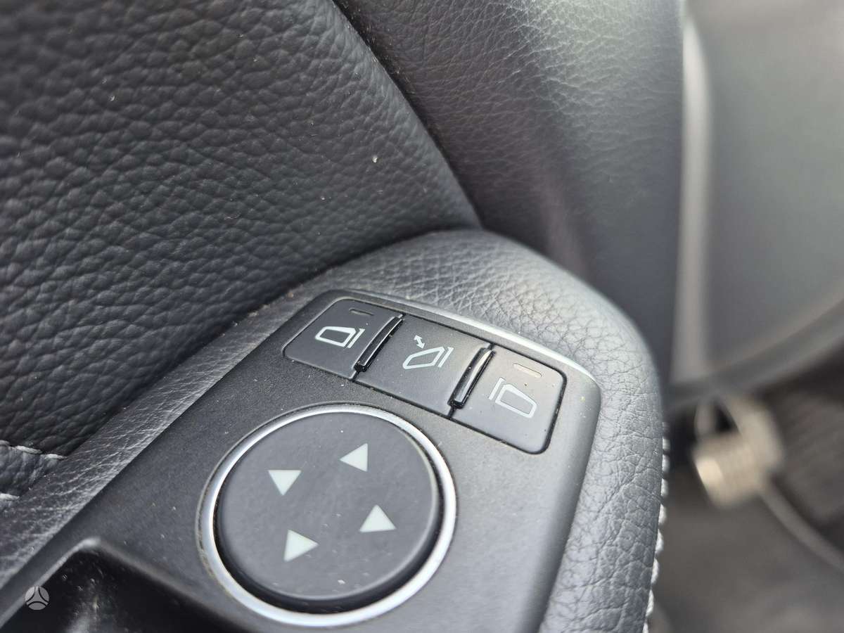 Mercedes-Benz B200 2012 — photo 23
