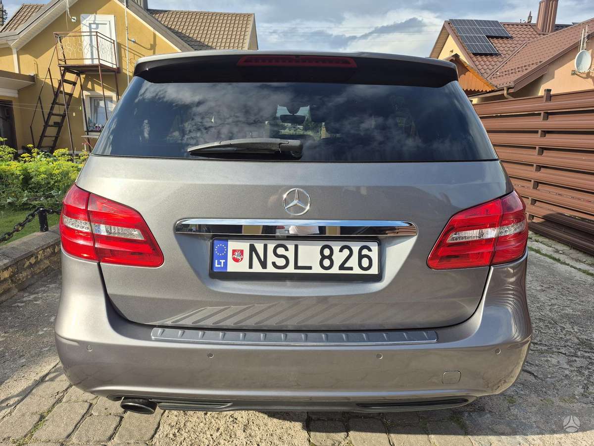 Mercedes-Benz B200 2012 — photo 6