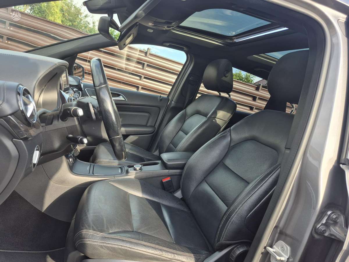Mercedes-Benz B200 2012 — photo 8