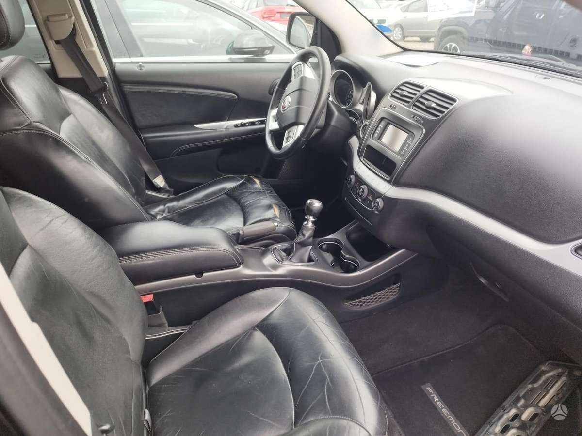 Fiat Freemont 2012 — photo 10