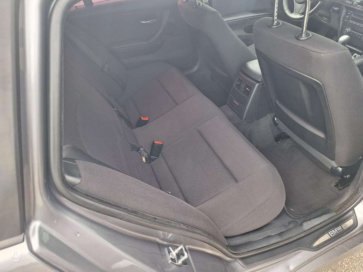 BMW 320 2009 — photo 6