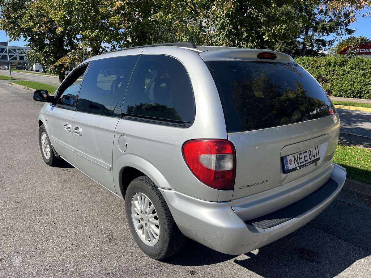Chrysler Voyager 2004 — салон