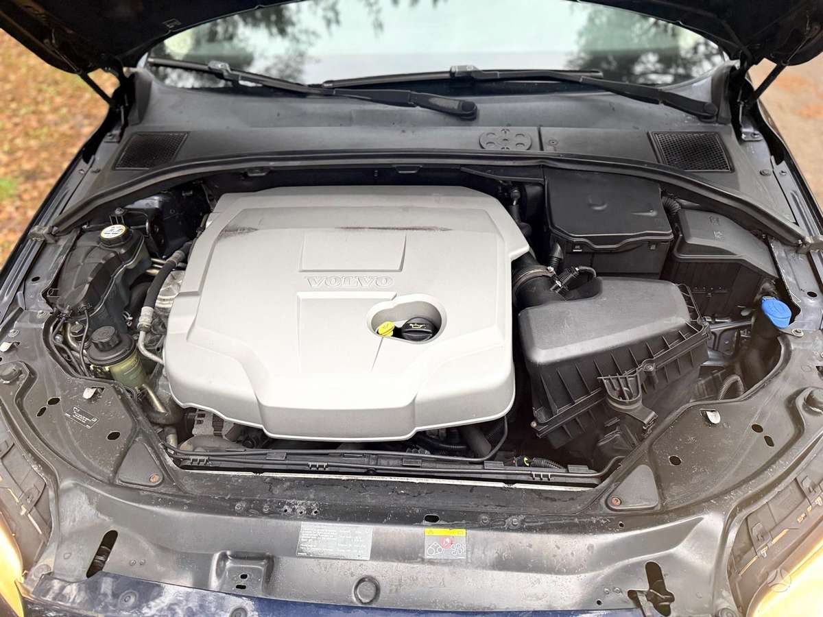 Volvo V70 2009 — photo 16